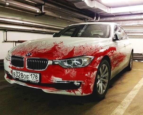 Креативный рисунок на BMW.