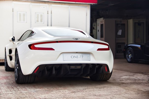 Aston Martin ONE-77